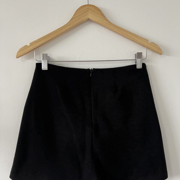 Short Saia Preto Renner