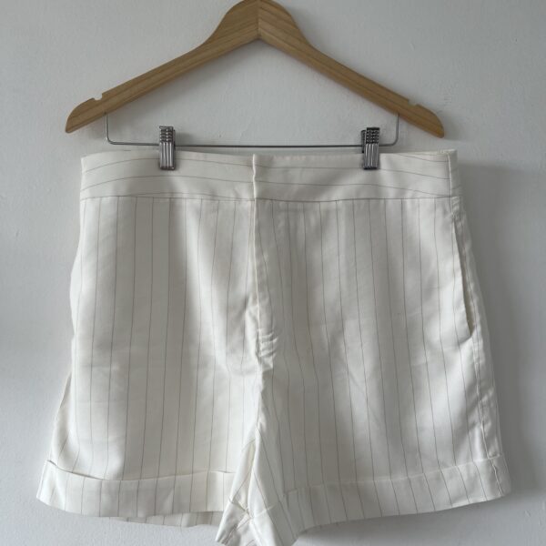 SHORT DE ALFAIATARIA OFF WHITE LIZIE