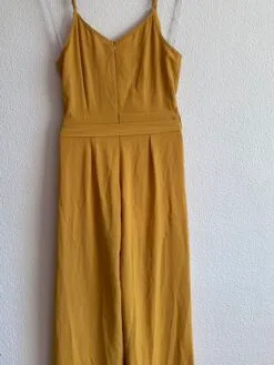 Alternative view of Macacão Mostarda