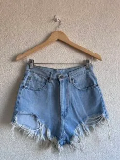 Short Jeans Claro Desfiado Farm