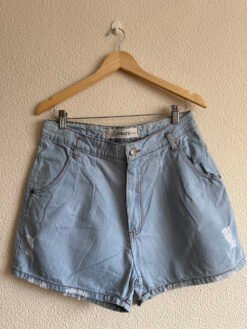 Short Jeans Claro Desfiado