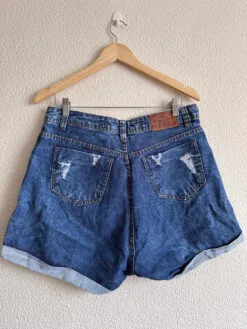 Alternative view of Short Jeans Desfiado Barra Dobrada