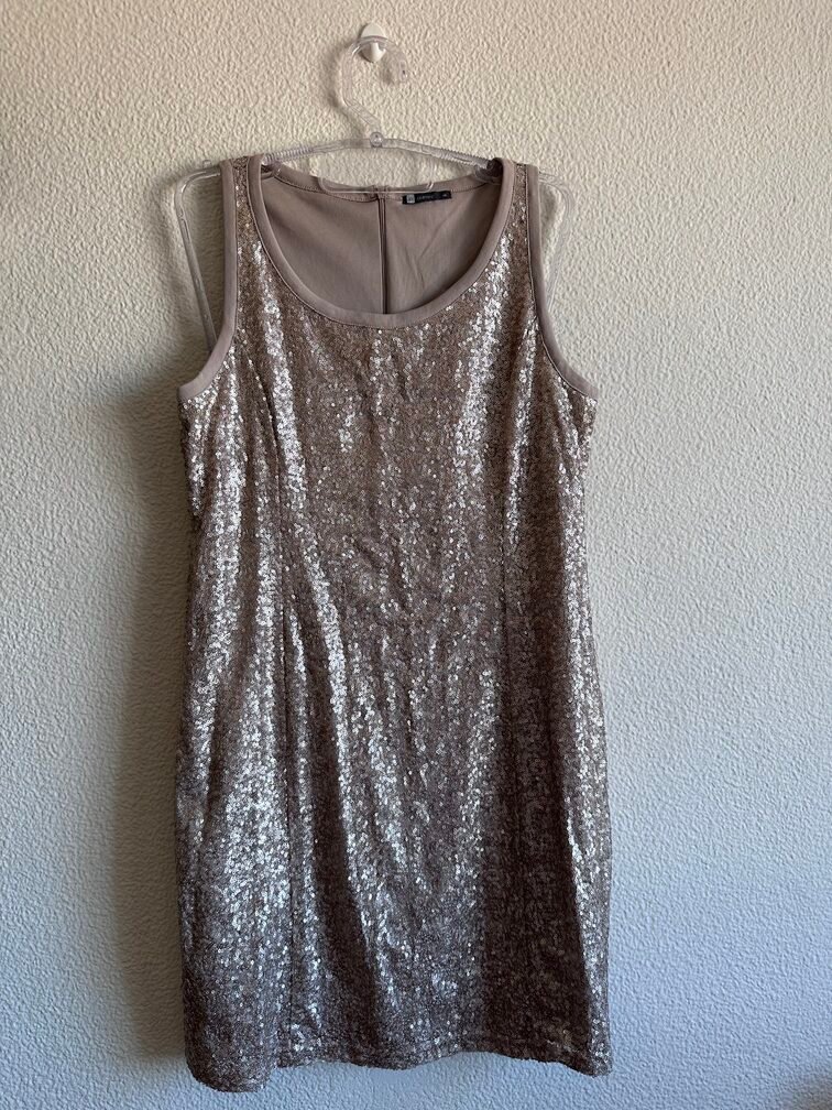 Vestido de Paetês Dourados