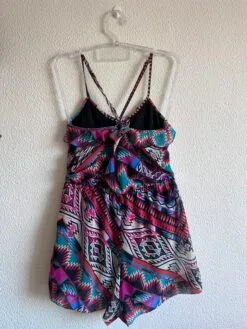 Alternative view of Macaquinho Colorido Afghan