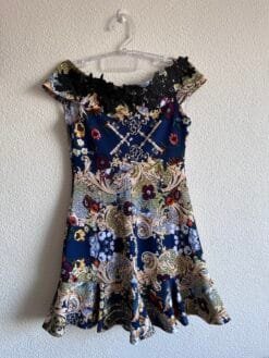 Alternative view of Vestido Estampado com decote em Renda Preta