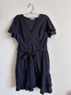 Vestido Preto Transpassado