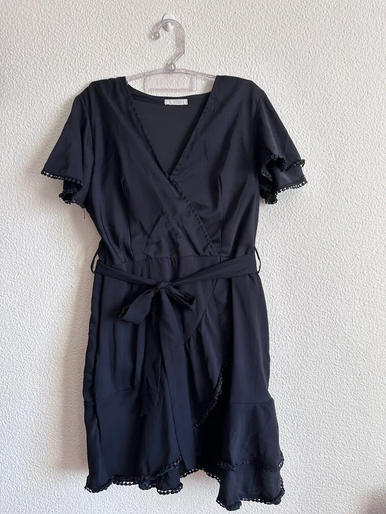Vestido Preto Transpassado