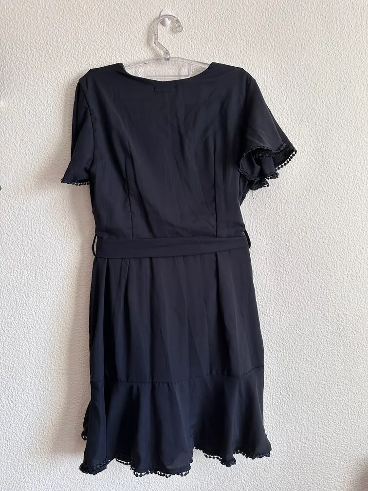 Vestido Preto Transpassado - Imagem 2