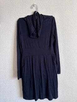 Vestido Pretinho Básico com Manga Comprida